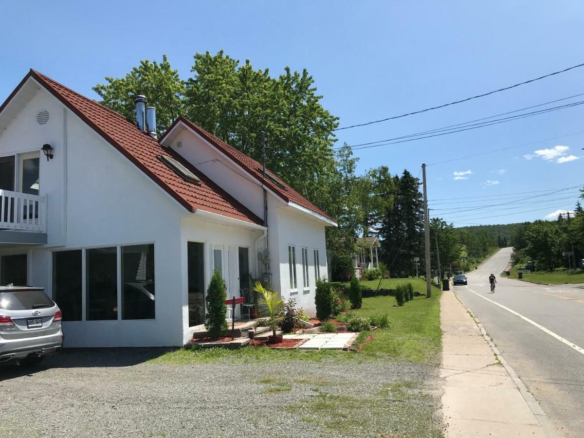 La Maison Du Village, Spa シャウィニガン エクステリア 写真